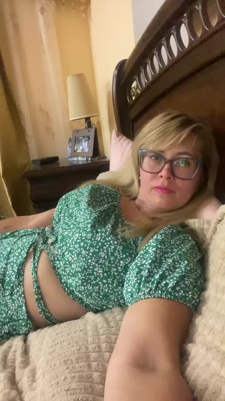 Elegant00Girl Adult Chat August 15, 2025