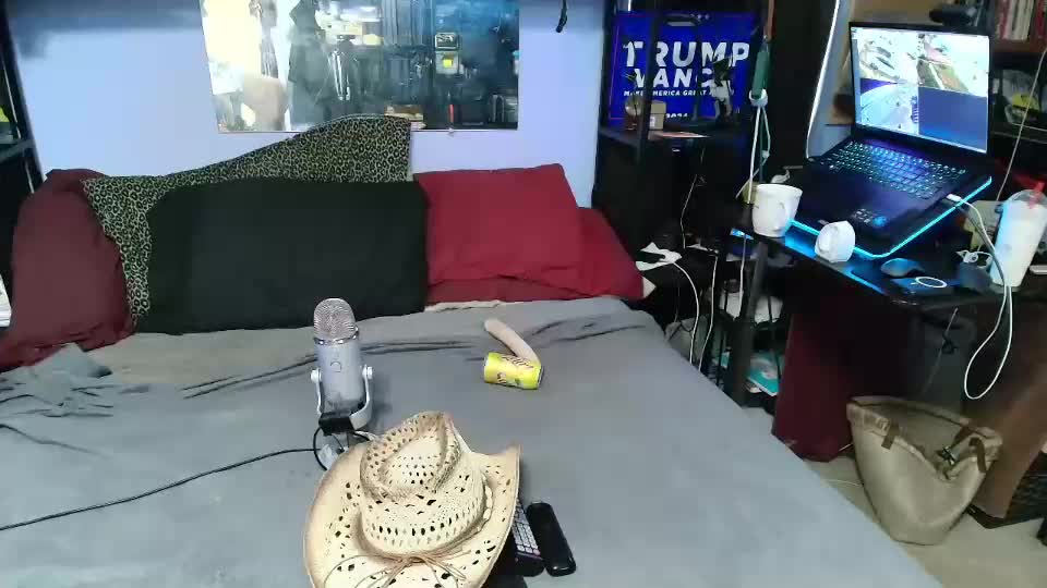 pink_black Adult Chat August 15, 2025