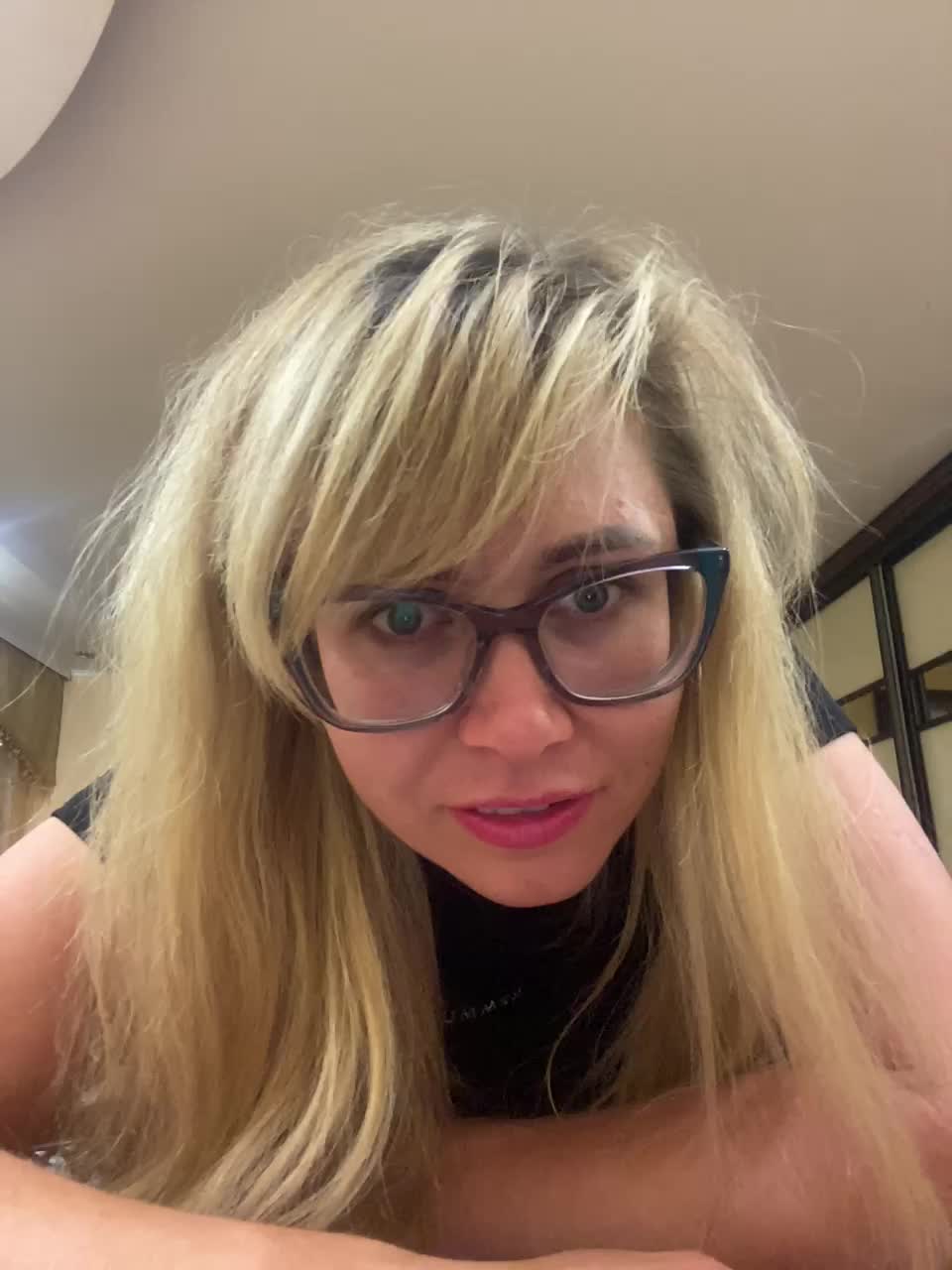 Elegant00Girl Adult Chat August 15, 2025