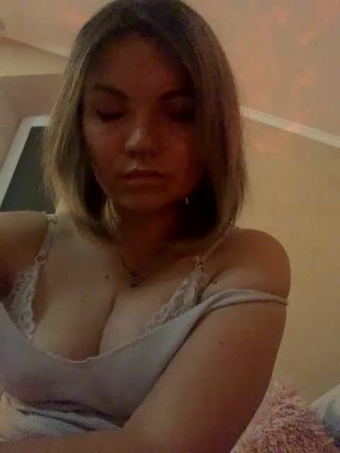 Ella-Pearlie Adult Chat August 15, 2025