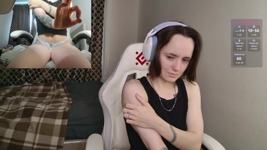 Luna_Loveee Adult Chat August 15, 2025