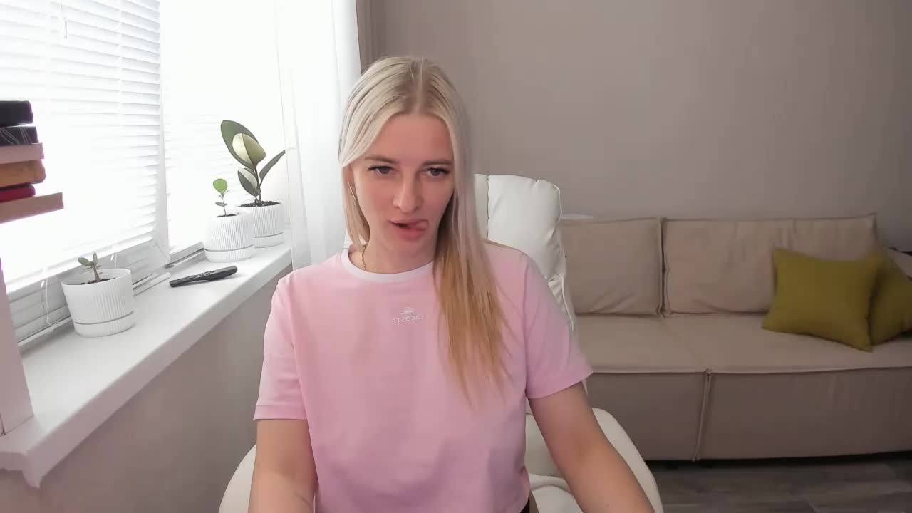 Princessa_ya Adult Chat August 15, 2025