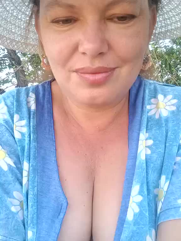 Raspberry_Rum Adult Chat August 15, 2025