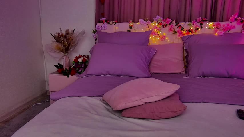 Cosmic_Sia Adult Chat August 15, 2025