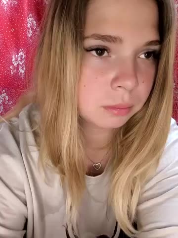 Zuli_Kiska Adult Chat August 15, 2025