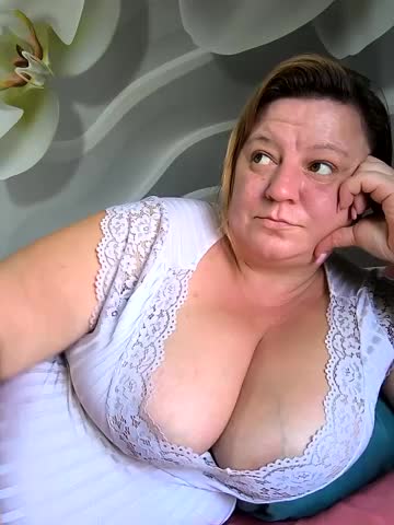 jusichka Adult Chat August 15, 2025