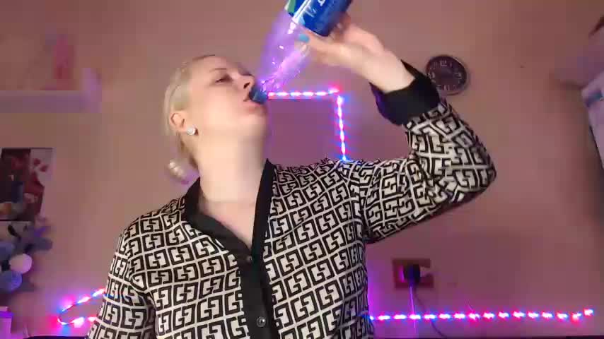 Karolina_love_ Adult Chat August 16, 2025