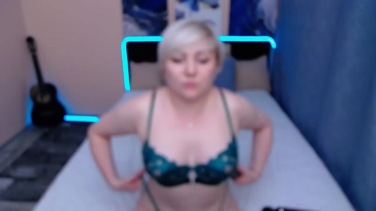 Blond-Pearl Adult Chat August 16, 2025