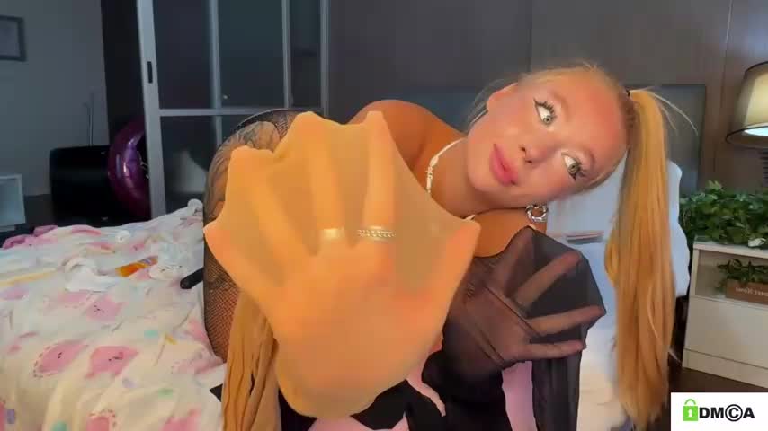 Lizzy_meoww Adult Chat August 16, 2025