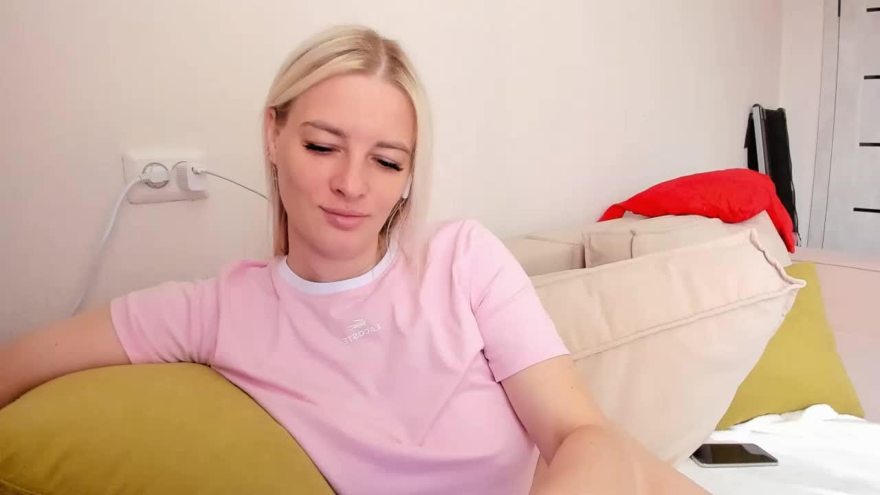 Princessa_ya Adult Chat August 16, 2025