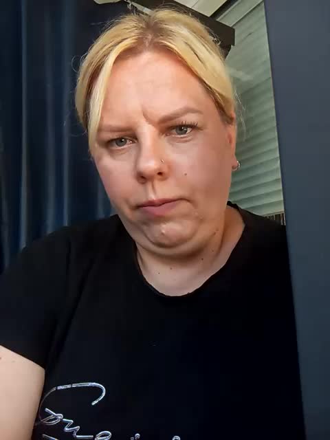 blondy_girl1499 Adult Chat August 16, 2025