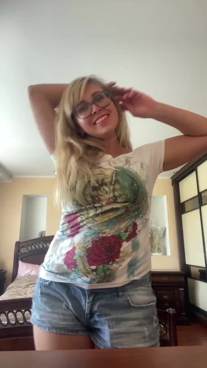 Elegant00Girl Adult Chat August 16, 2025