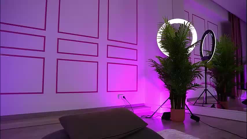 vanessasimon Adult Chat August 15, 2025