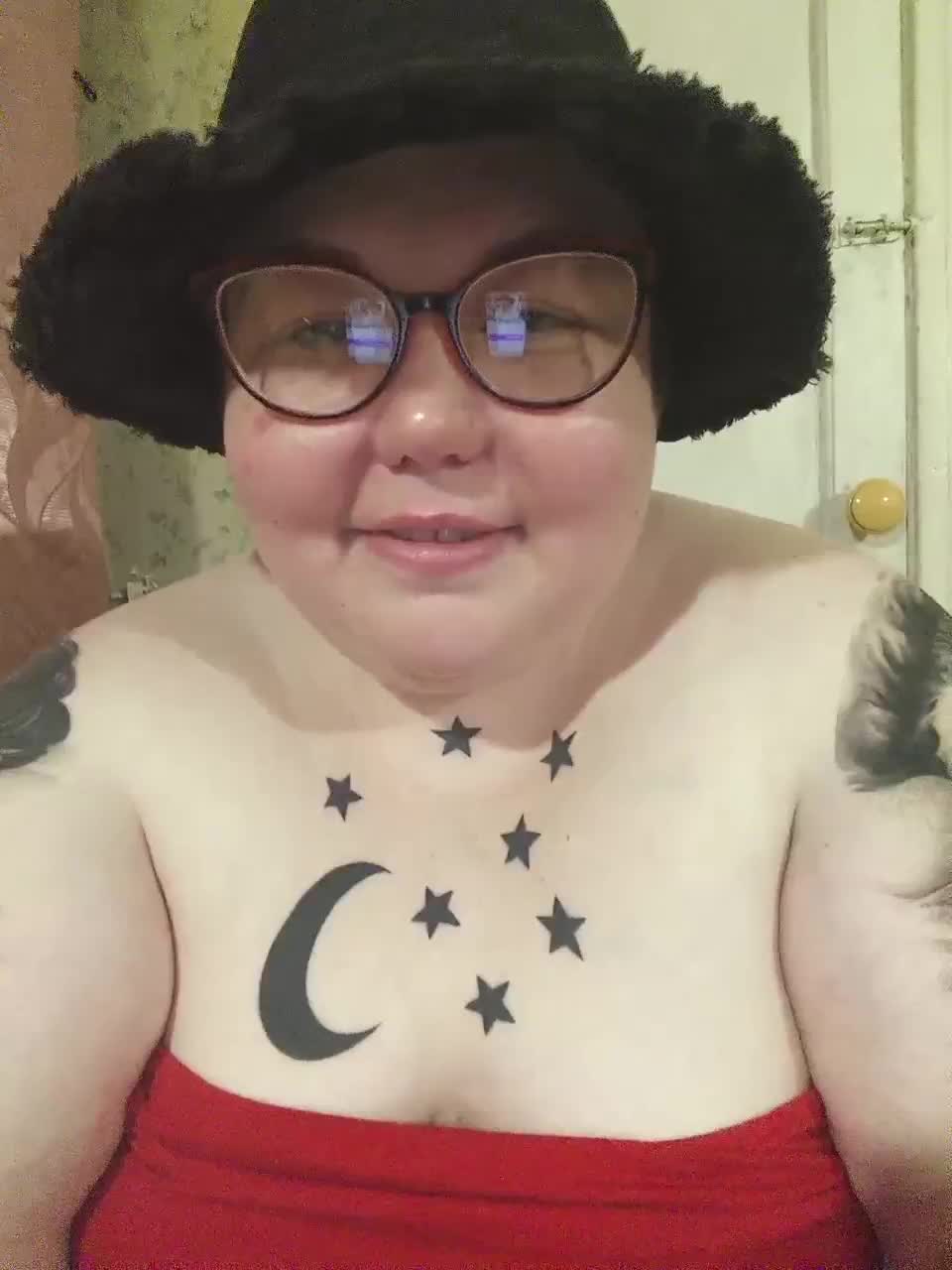 Svetlanka86 Adult Chat August 17, 2025