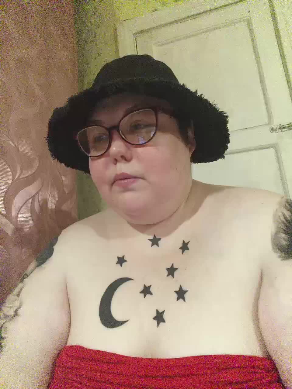 Svetlanka86 Adult Chat August 17, 2025