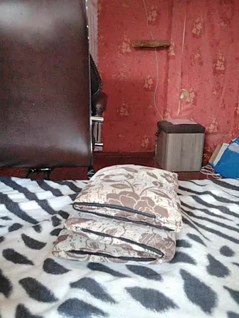 99_Sensuality_99 Adult Chat August 17, 2025