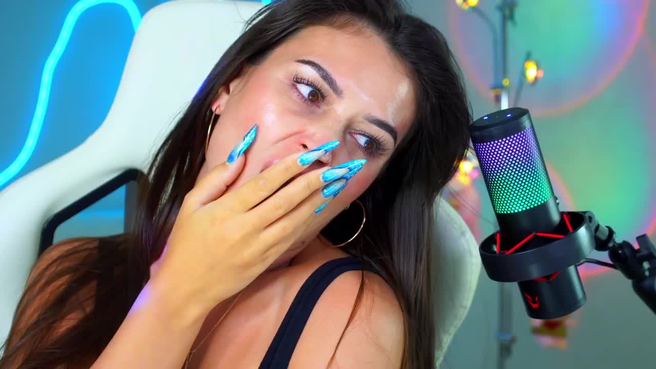 Alinka-chocolatee Adult Chat August 17, 2025