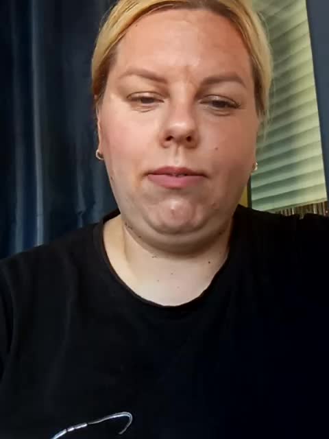 blondy_girl1499 Adult Chat August 17, 2025