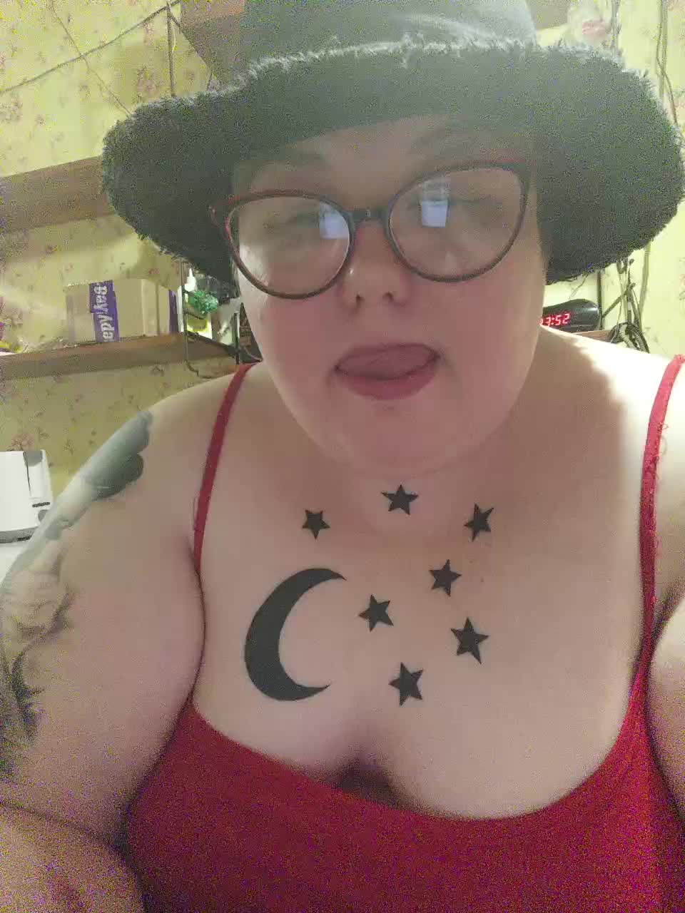 Svetlanka86 Adult Chat August 17, 2025