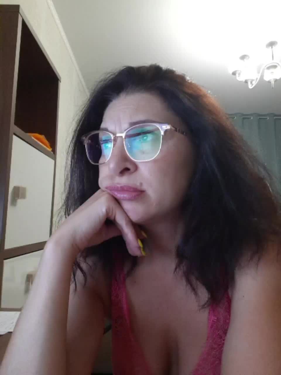 IriskaMai Adult Chat August 17, 2025