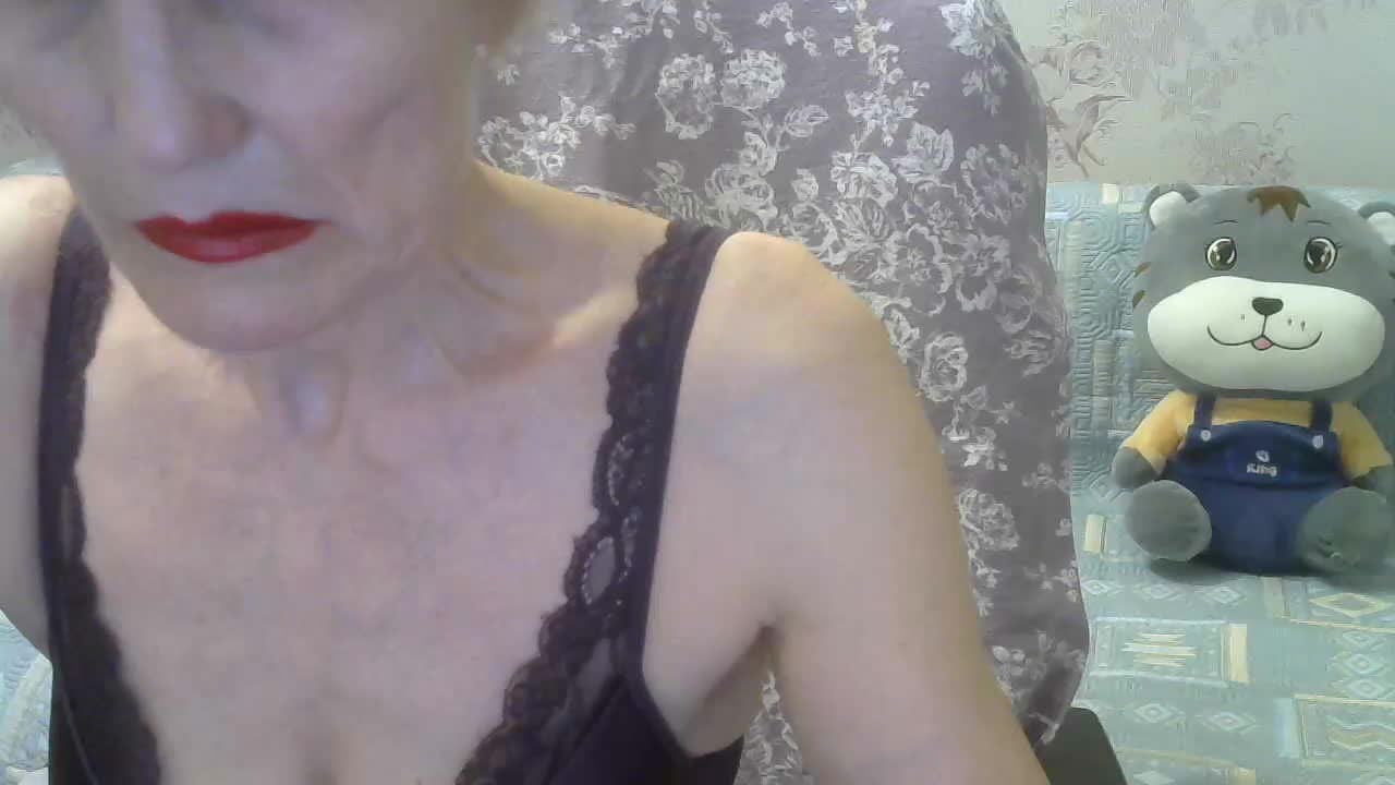 Red-Rose-777 Adult Chat August 17, 2025
