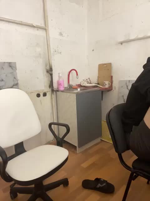 cutemilana_sw Adult Chat August 17, 2025