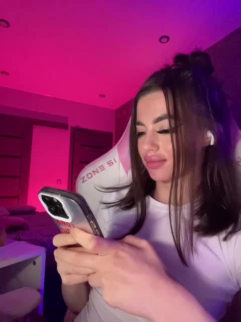 HotGirlEva Adult Chat August 17, 2025