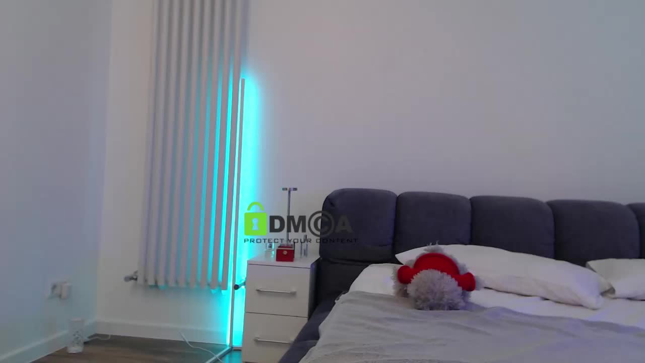 MaxineDi Adult Chat August 17, 2025