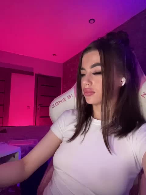 HotGirlEva Adult Chat August 17, 2025