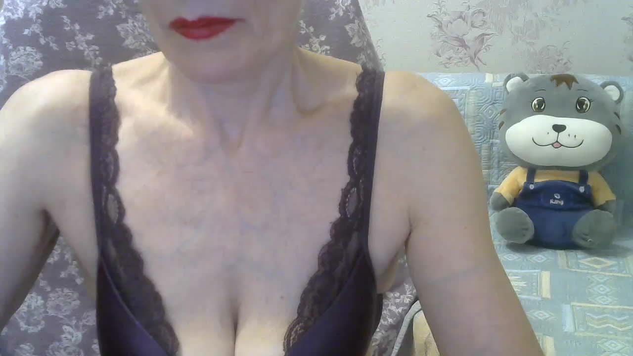 Red-Rose-777 Adult Chat August 17, 2025