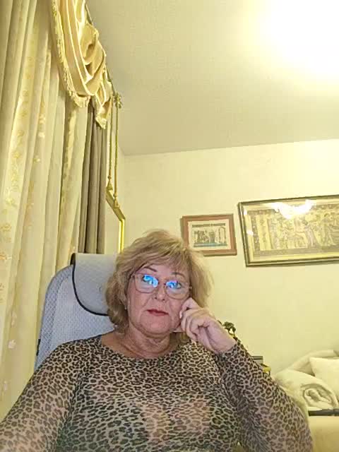 KarinkaSweet Adult Chat August 17, 2025