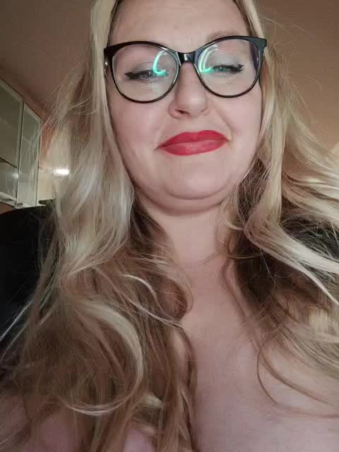 NushaMilf Adult Chat August 17, 2025