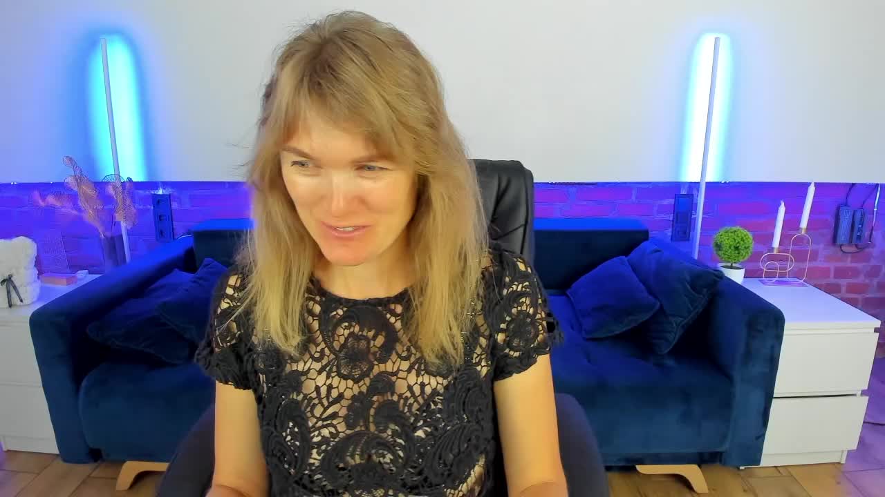 Annabel-xxx Adult Chat August 17, 2025