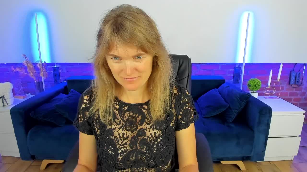 Annabel-xxx Adult Chat August 17, 2025