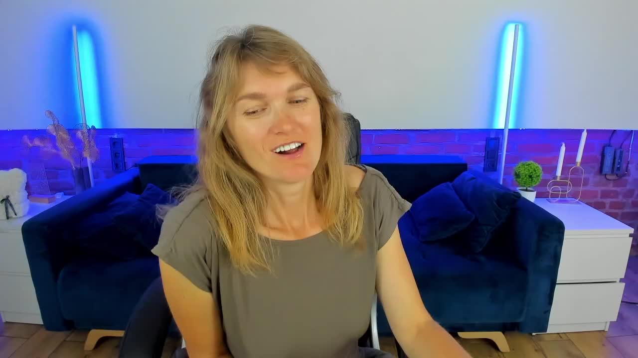 Annabel-xxx Adult Chat August 17, 2025