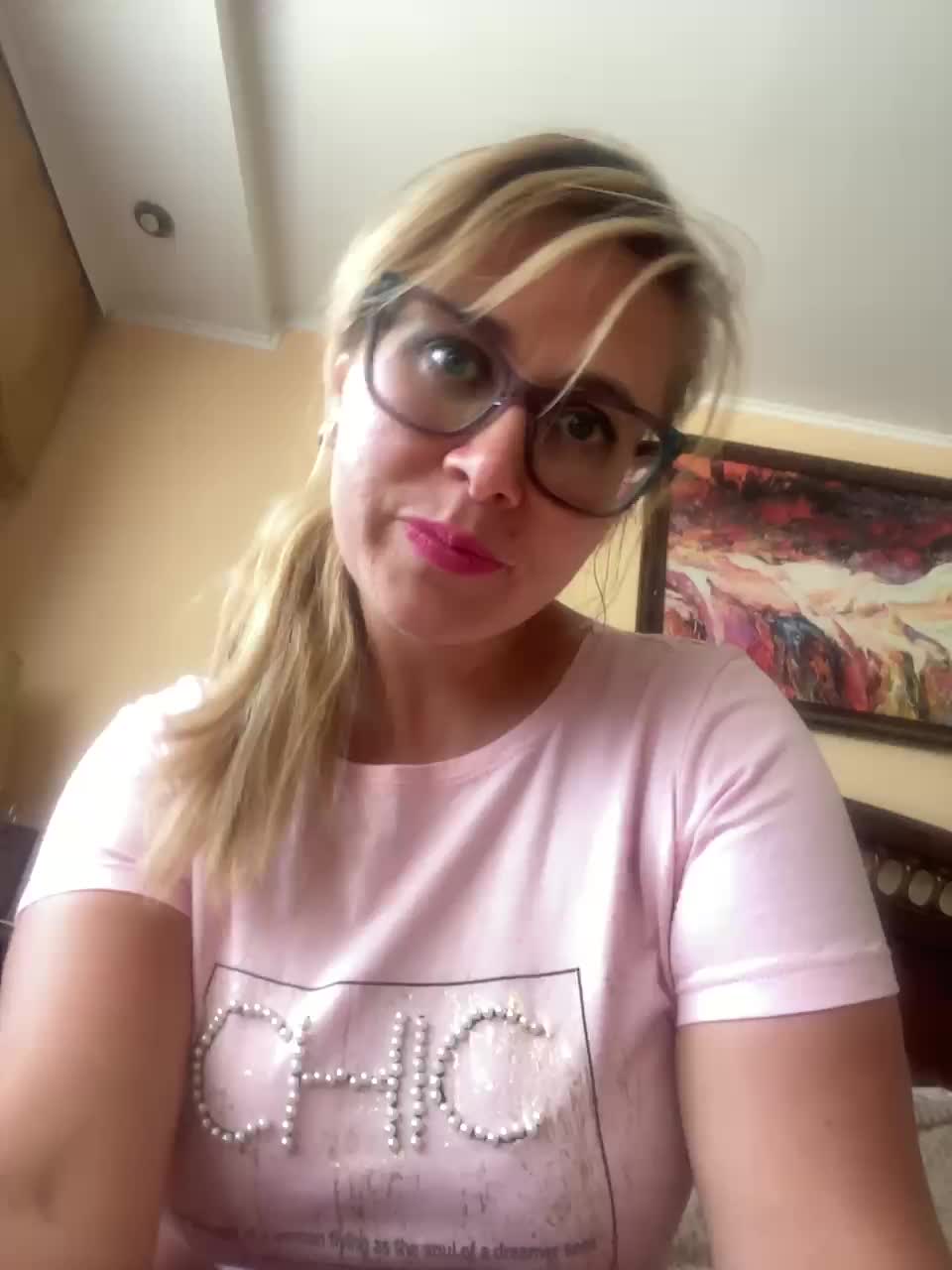 Elegant00Girl Adult Chat August 17, 2025