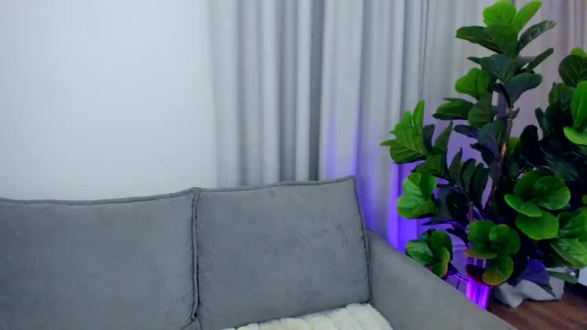 sexyangeloux Adult Chat August 17, 2025