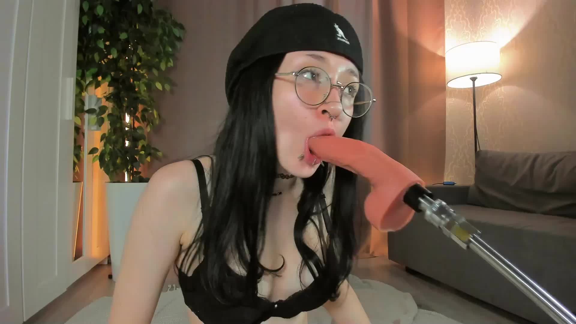 Juicy-Vikki Adult Chat August 17, 2025