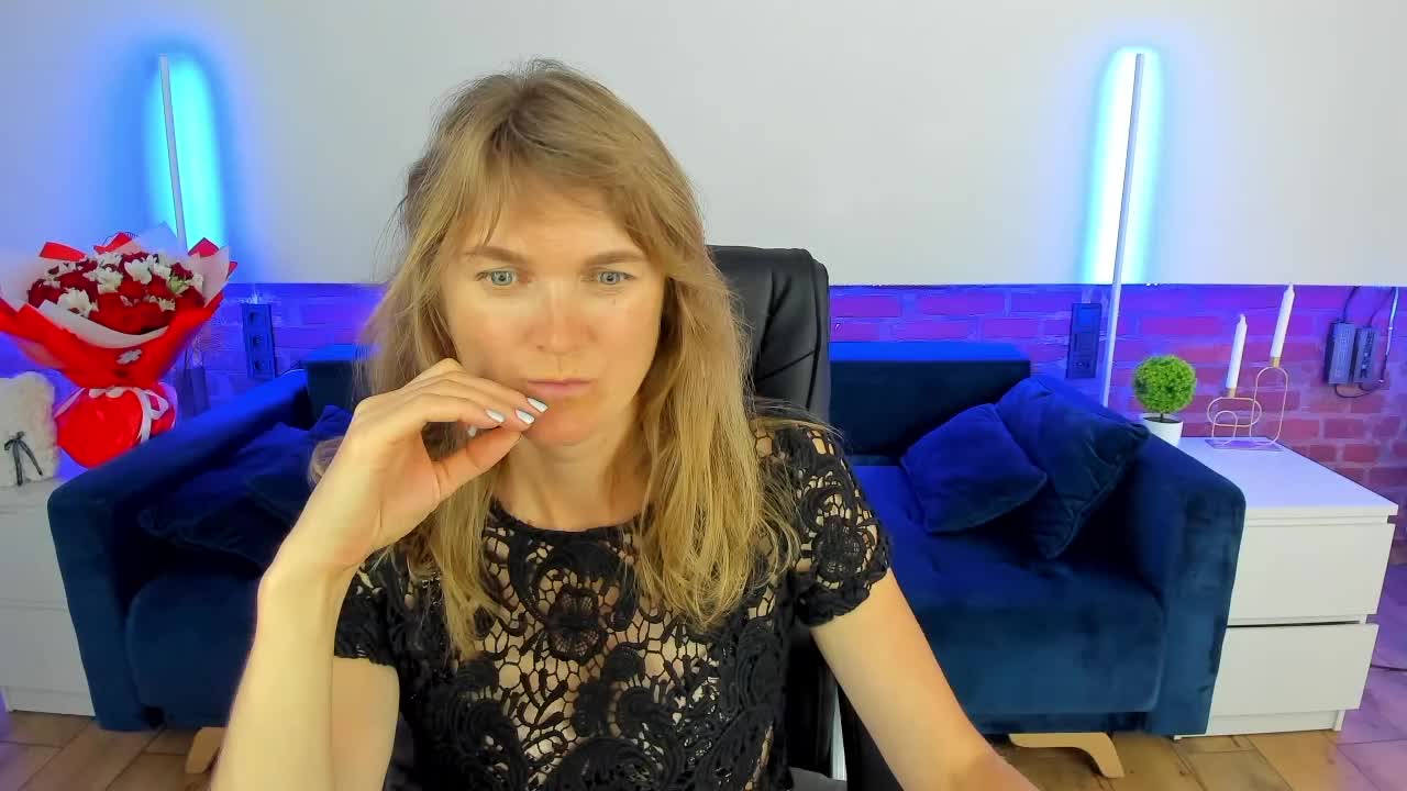 Annabel-xxx Adult Chat August 17, 2025