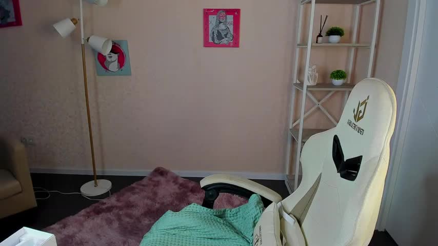 Looly_Rise Adult Chat August 17, 2025