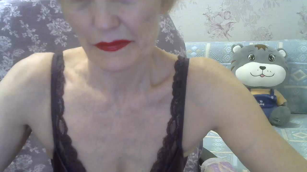 Red-Rose-777 Adult Chat August 17, 2025
