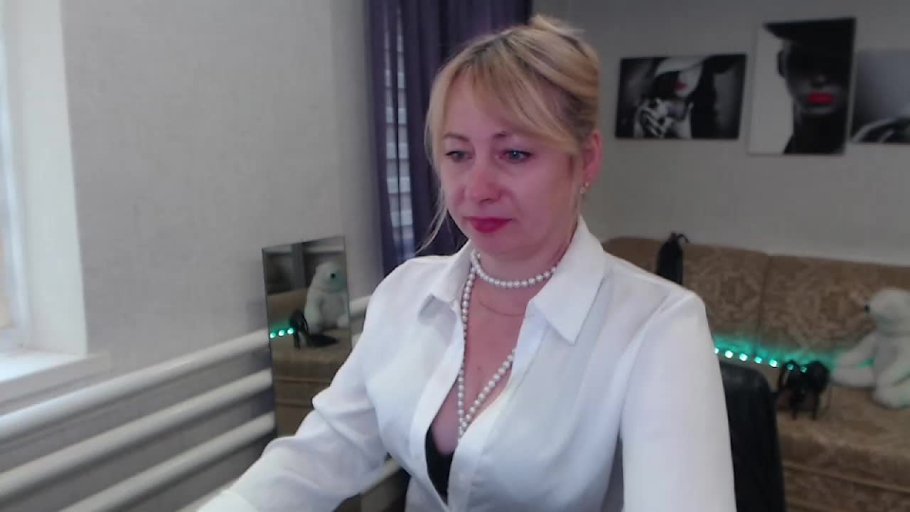 MistressMilfa Adult Chat August 17, 2025