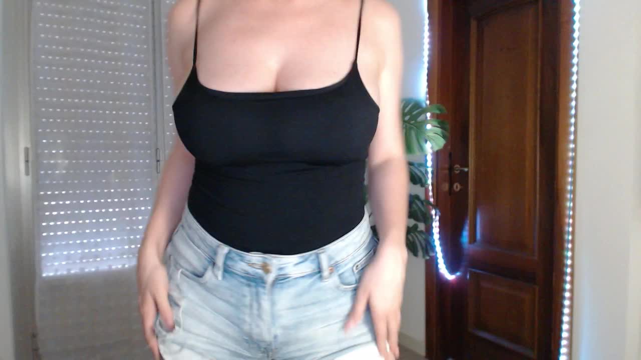 Alina-Lovely Adult Chat August 17, 2025