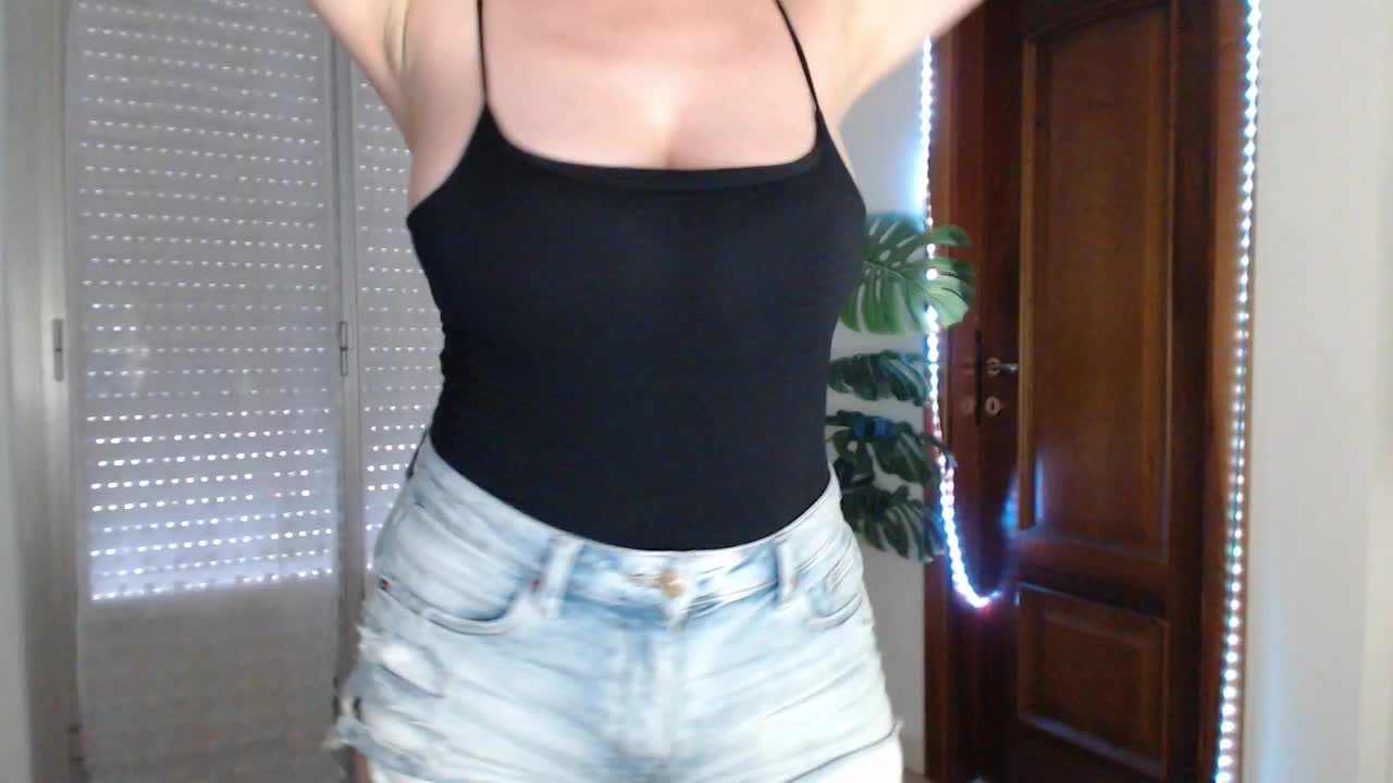 Alina-Lovely Adult Chat August 17, 2025