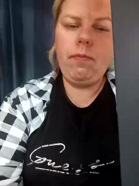 blondy_girl1499 Adult Chat August 18, 2025