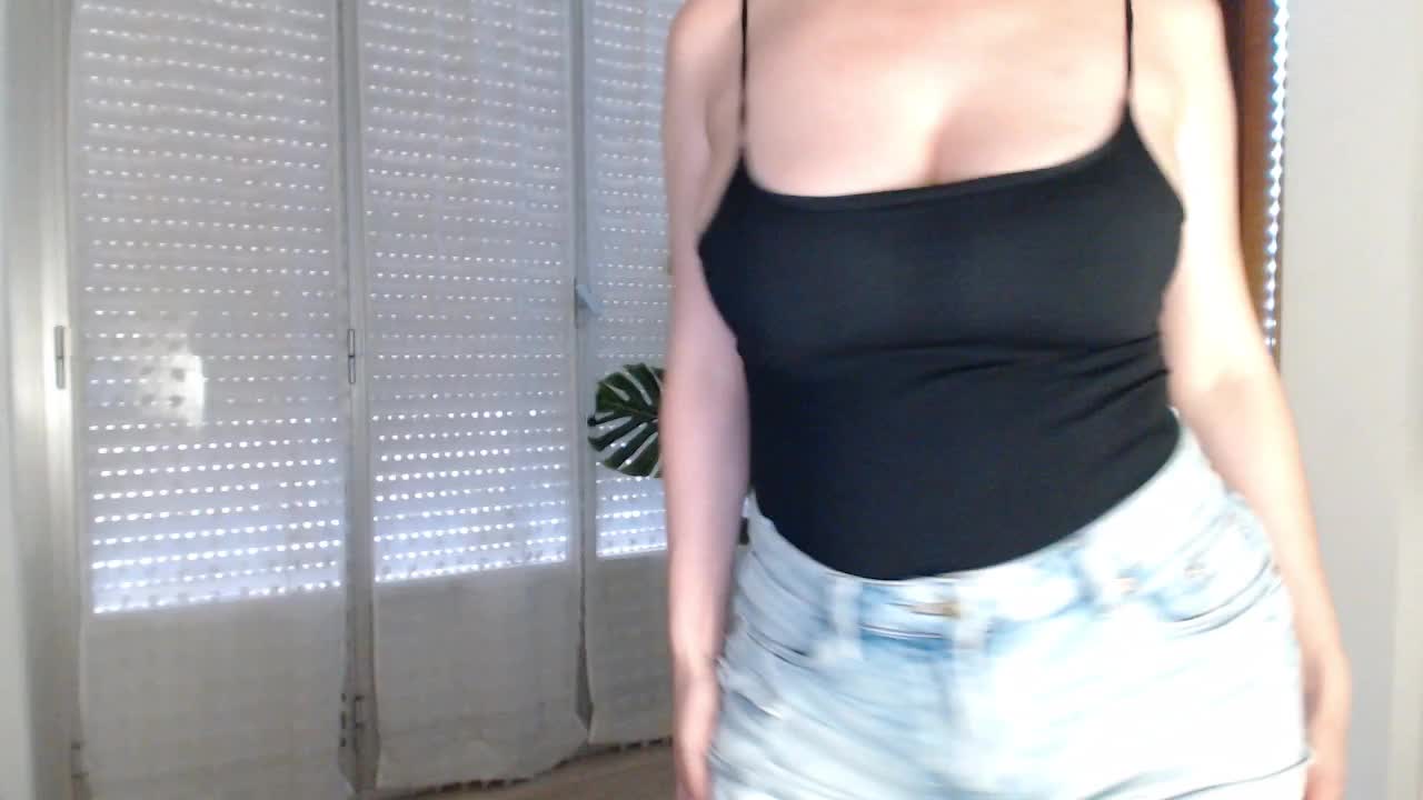 Alina-Lovely Adult Chat August 18, 2025