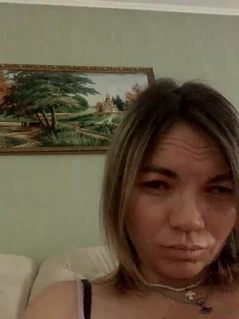 Ella-Pearlie Adult Chat August 18, 2025