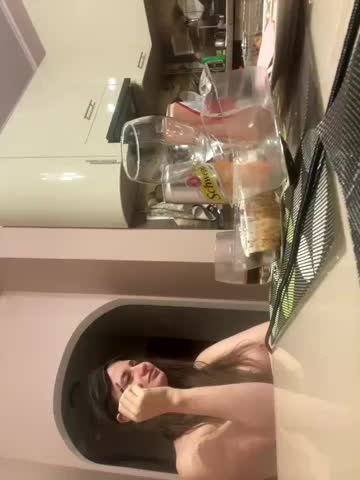 Flossy_Vettie Adult Chat August 18, 2025