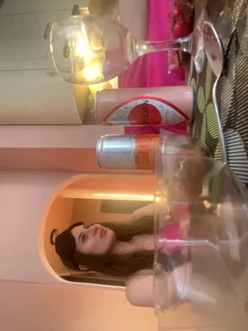 Flossy_Vettie Adult Chat August 18, 2025