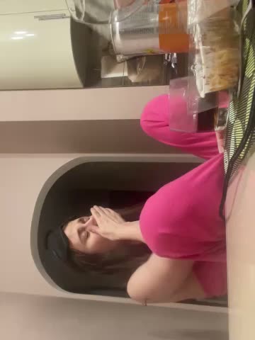 Flossy_Vettie Adult Chat August 18, 2025